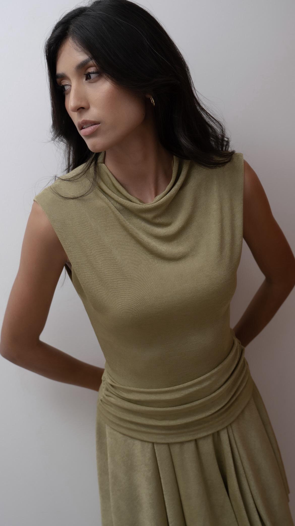 VESTIDO PICOS